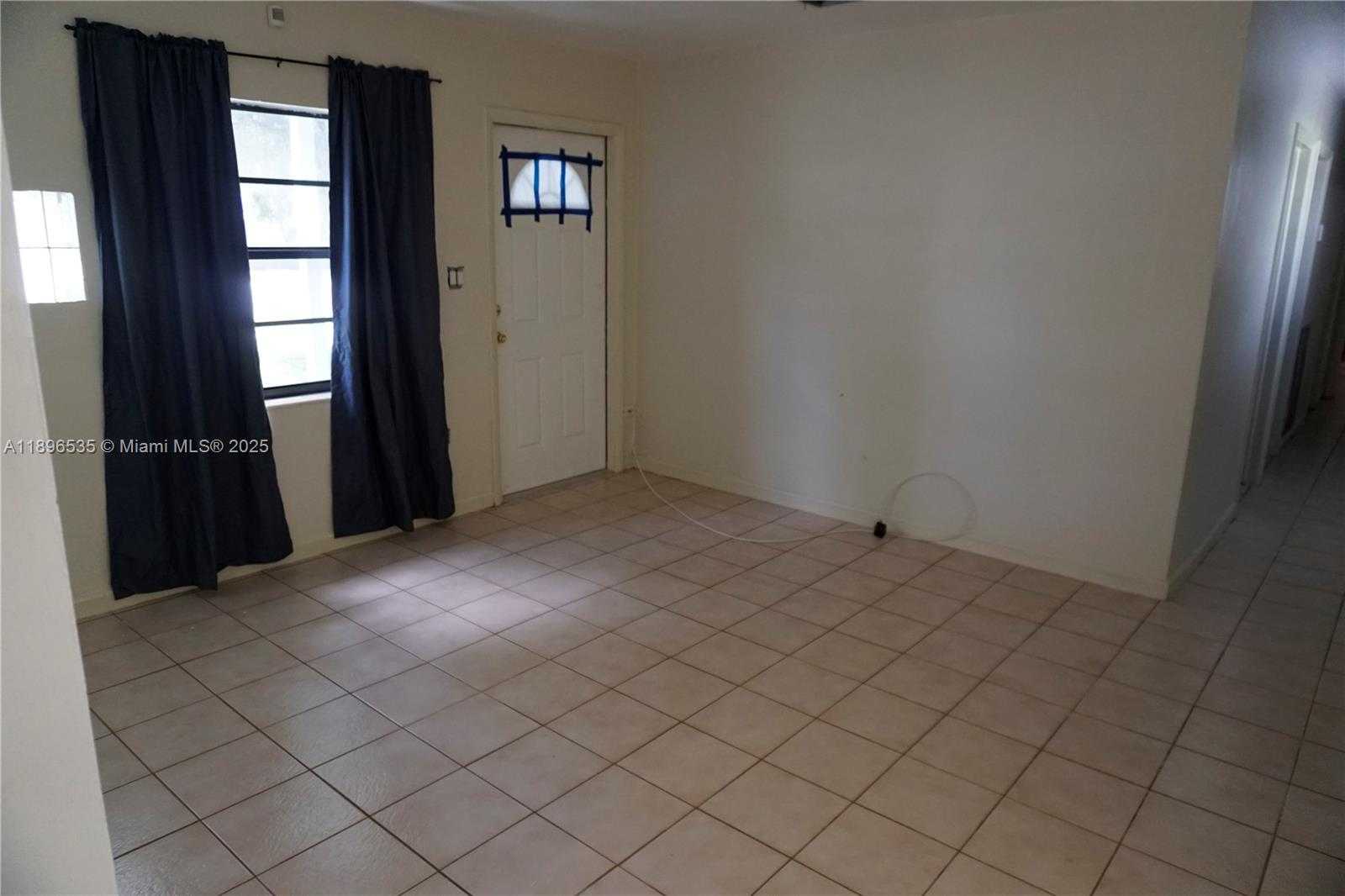 Small Image of 6200 FLETCHER ST, Hollywood Number 9