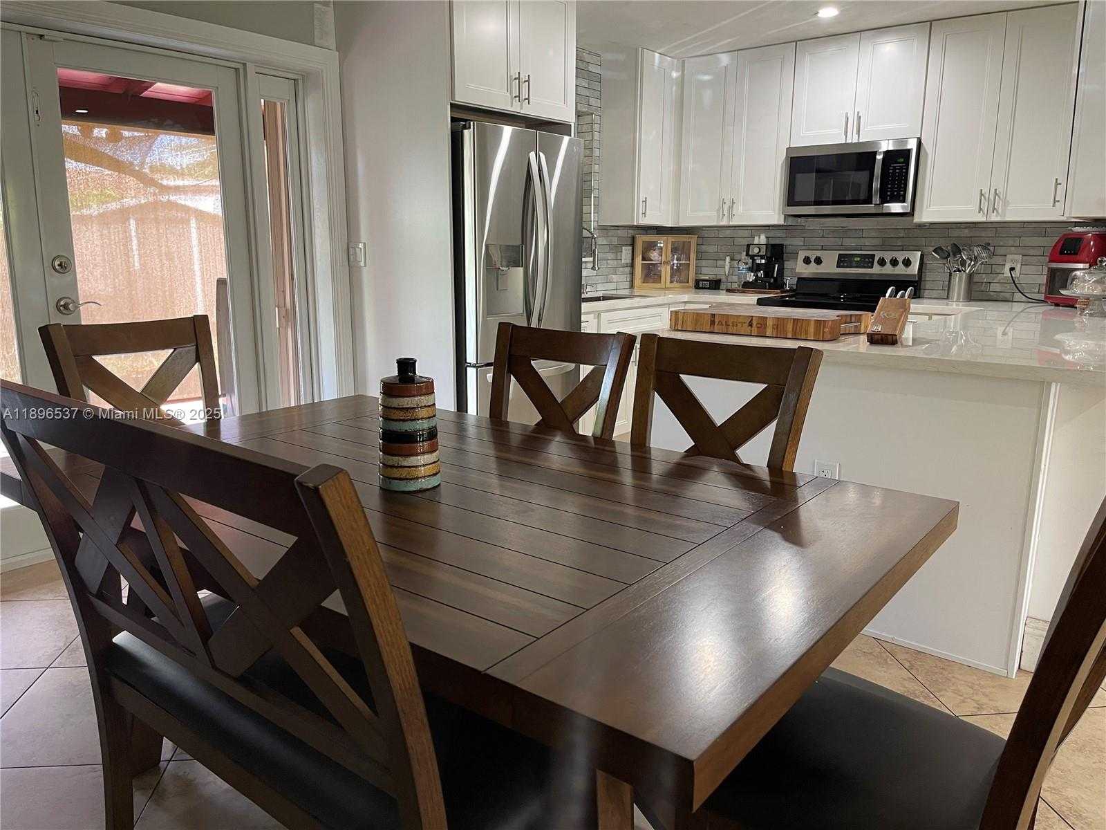 Small Image of 1961 36 AVENUE, Fort Lauderdale Number 10