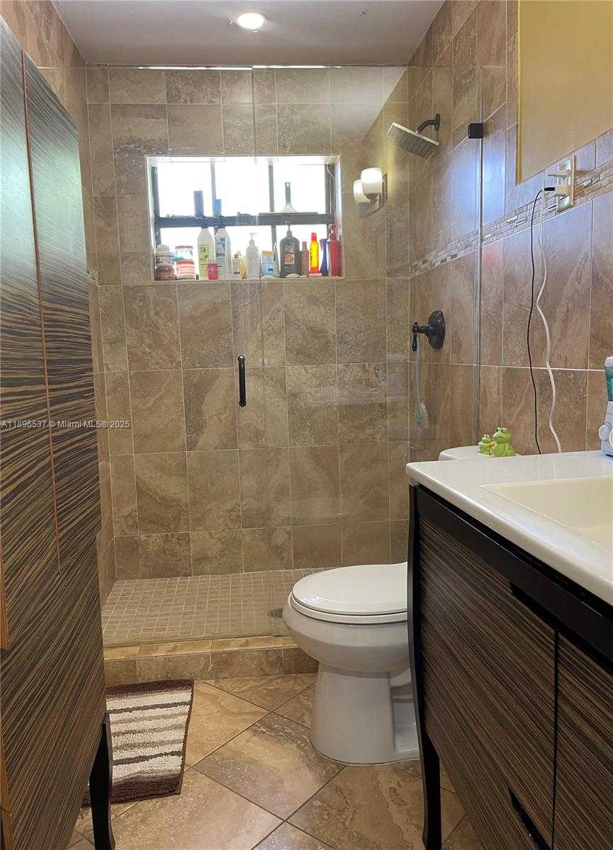 Small Image of 1961 36 AVENUE, Fort Lauderdale Number 15