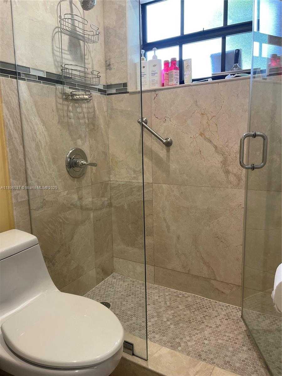Small Image of 1961 36 AVENUE, Fort Lauderdale Number 20
