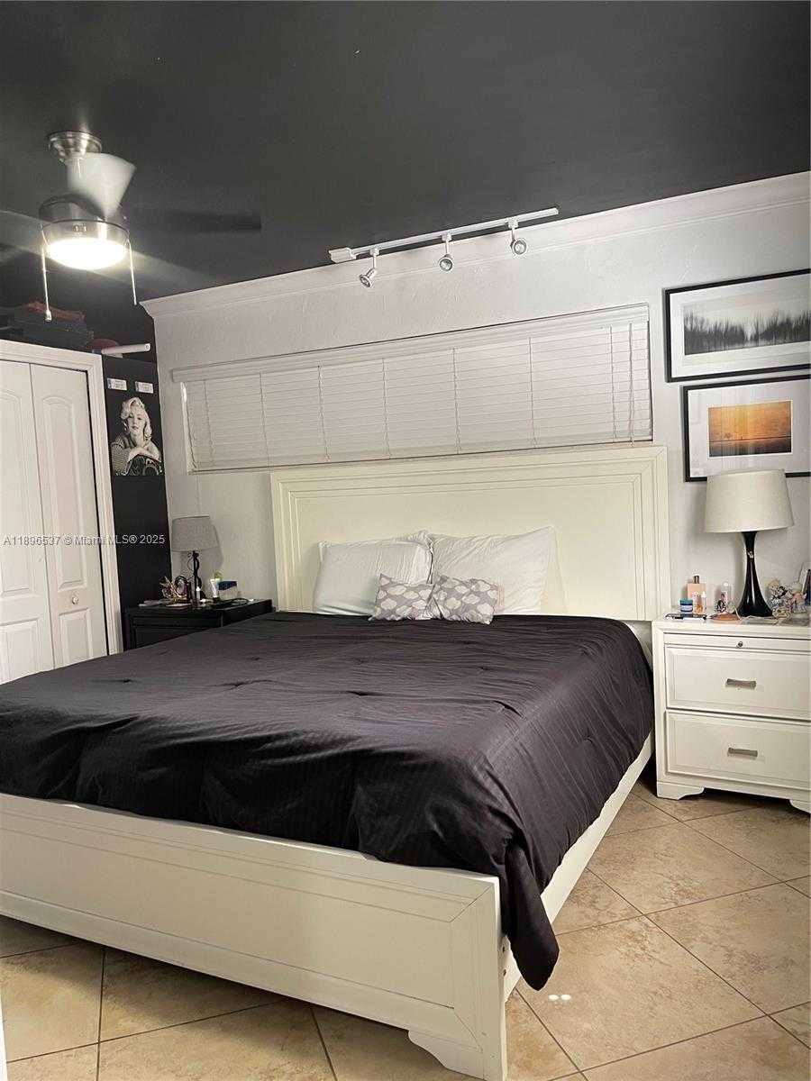 Small Image of 1961 36 AVENUE, Fort Lauderdale Number 22