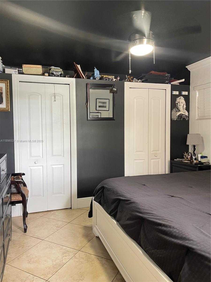 Small Image of 1961 36 AVENUE, Fort Lauderdale Number 23