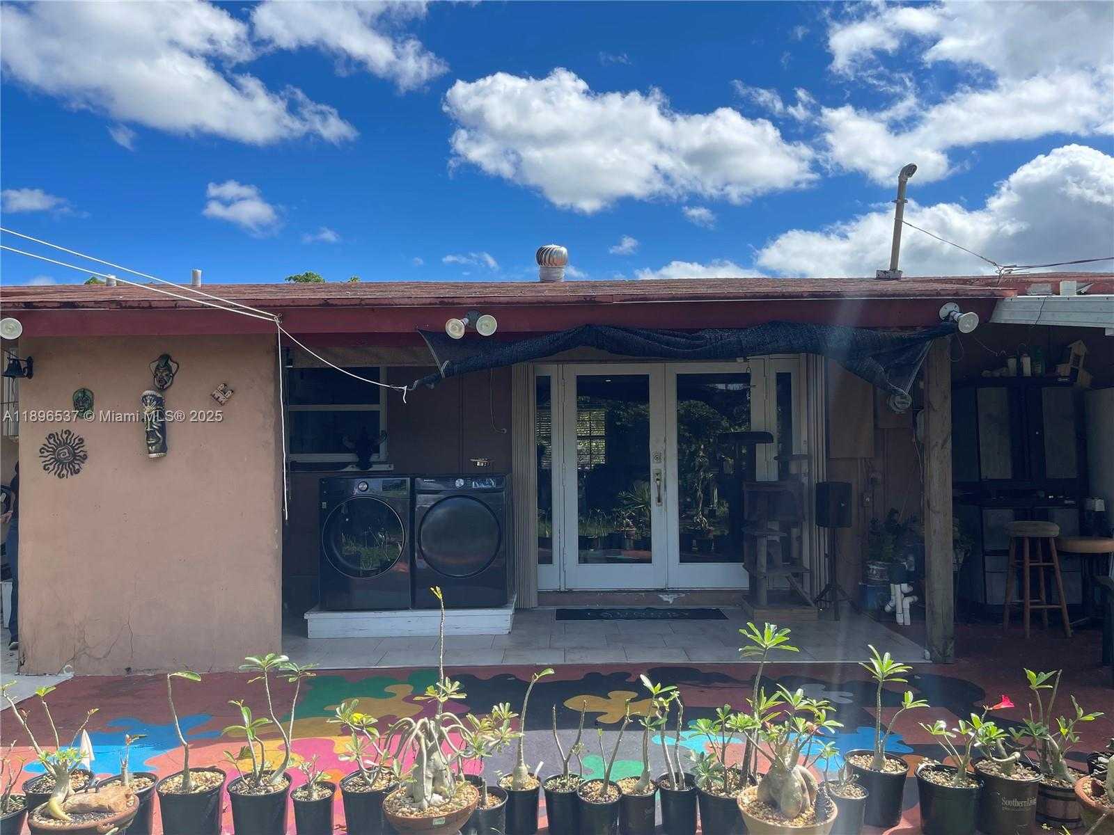 Small Image of 1961 36 AVENUE, Fort Lauderdale Number 28