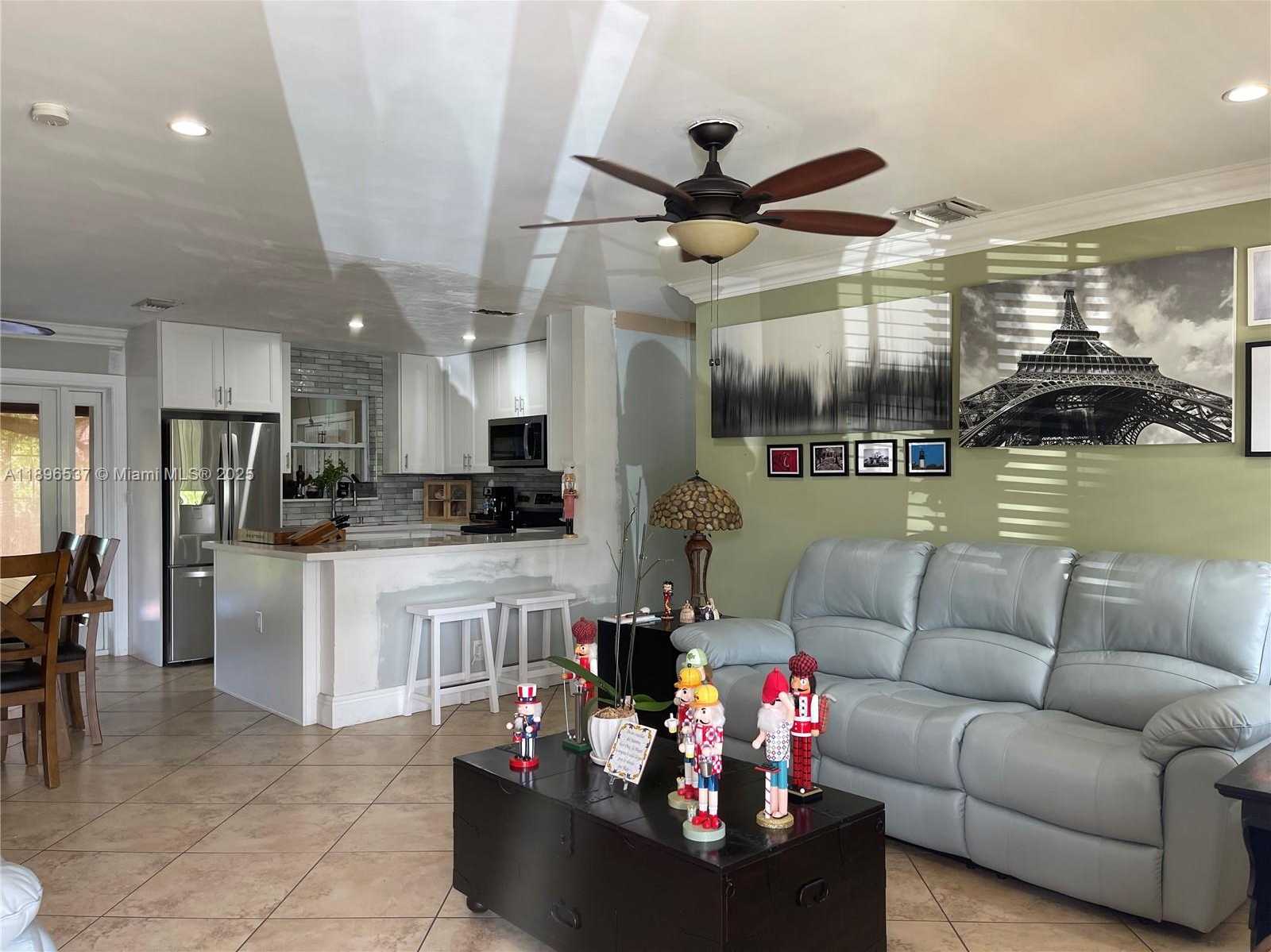 Small Image of 1961 36 AVENUE, Fort Lauderdale Number 5