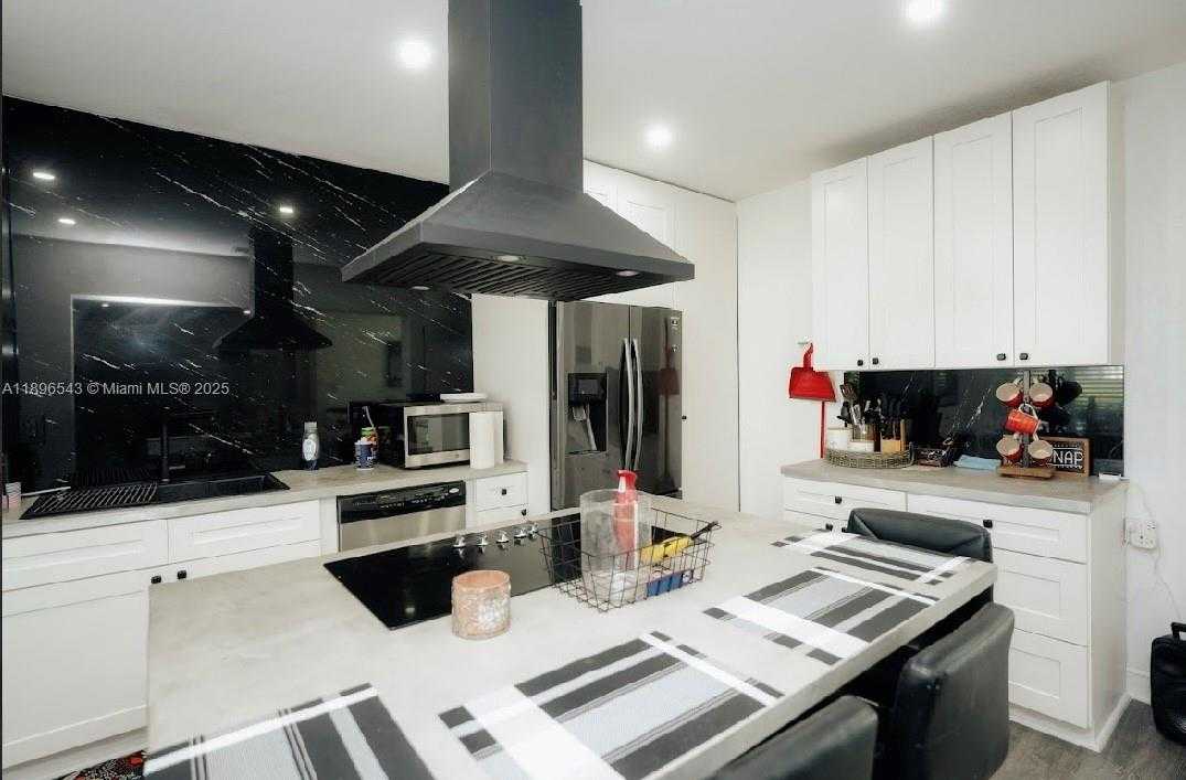 Small Image of 867 NORTH WEST 4TH AVE, Homestead Number 13