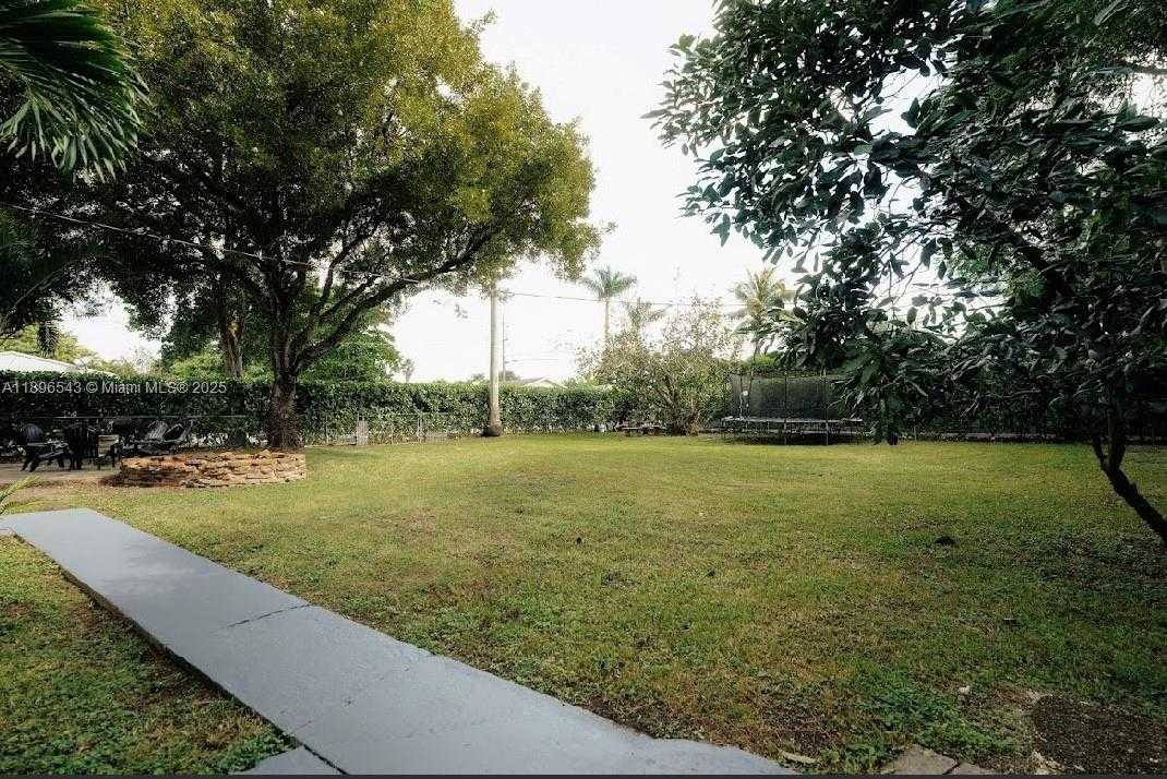 Small Image of 867 NORTH WEST 4TH AVE, Homestead Number 16