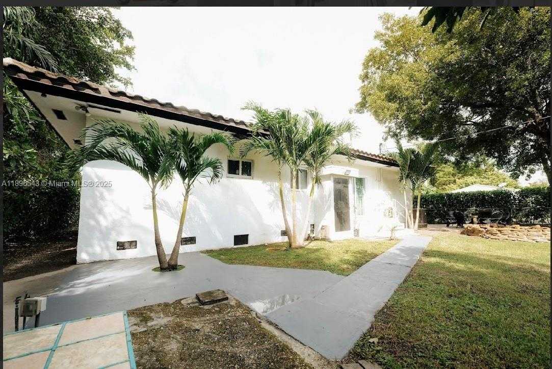 Small Image of 867 NORTH WEST 4TH AVE, Homestead Number 17