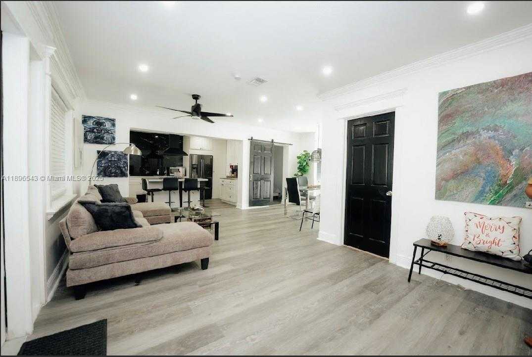 Small Image of 867 NORTH WEST 4TH AVE, Homestead Number 3
