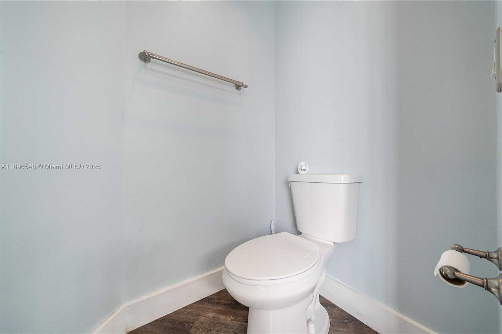 Small Image of 366 BEDFORD AVE, Weston Number 16