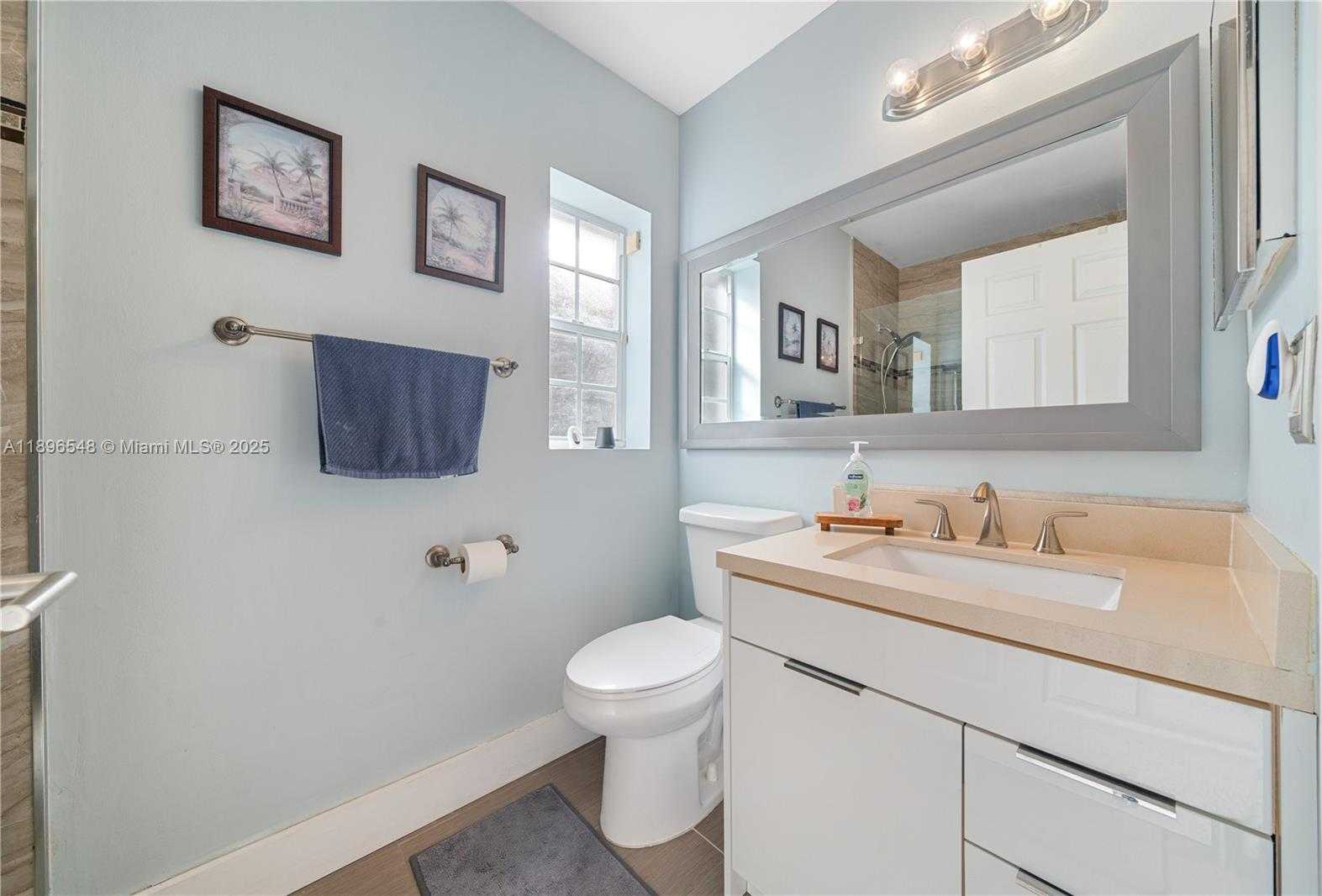 Small Image of 366 BEDFORD AVE, Weston Number 20