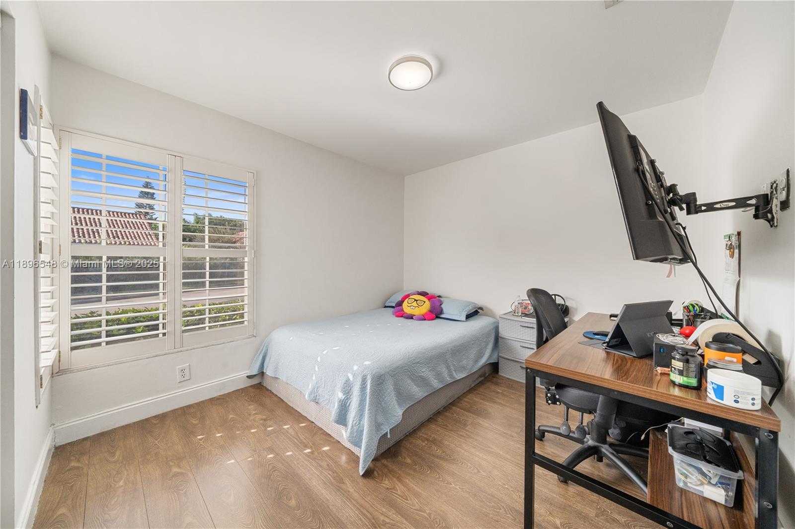 Small Image of 366 BEDFORD AVE, Weston Number 22