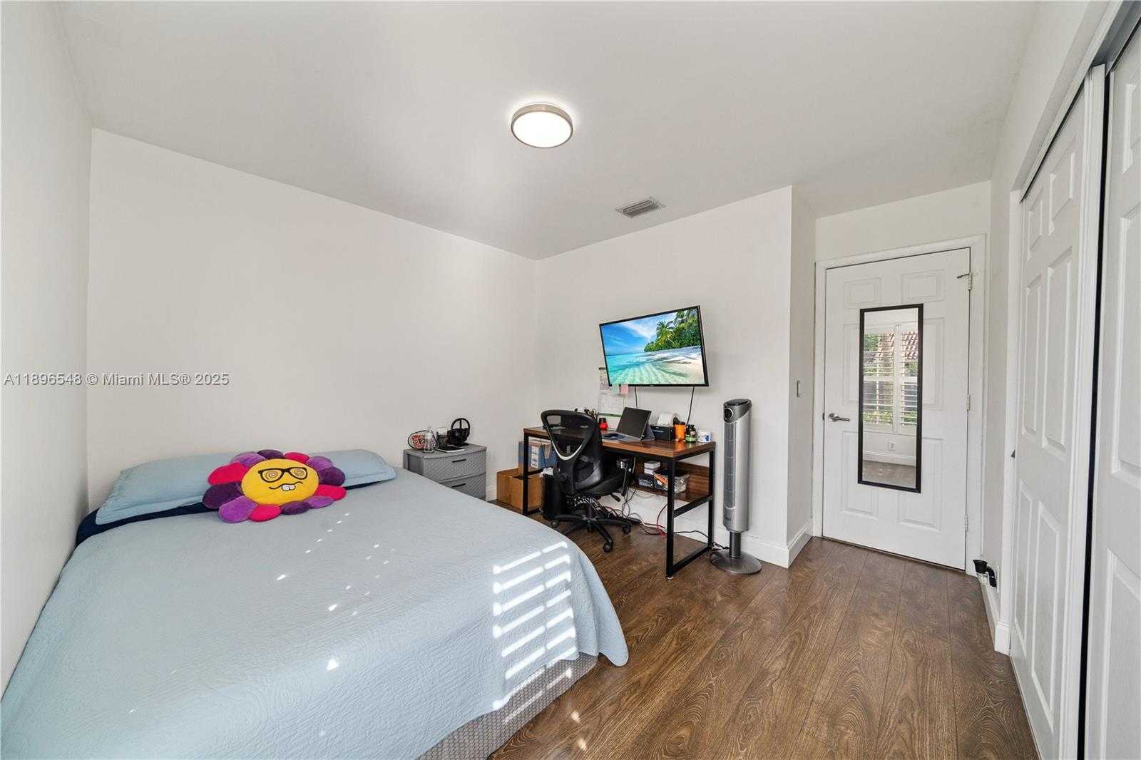 Small Image of 366 BEDFORD AVE, Weston Number 23
