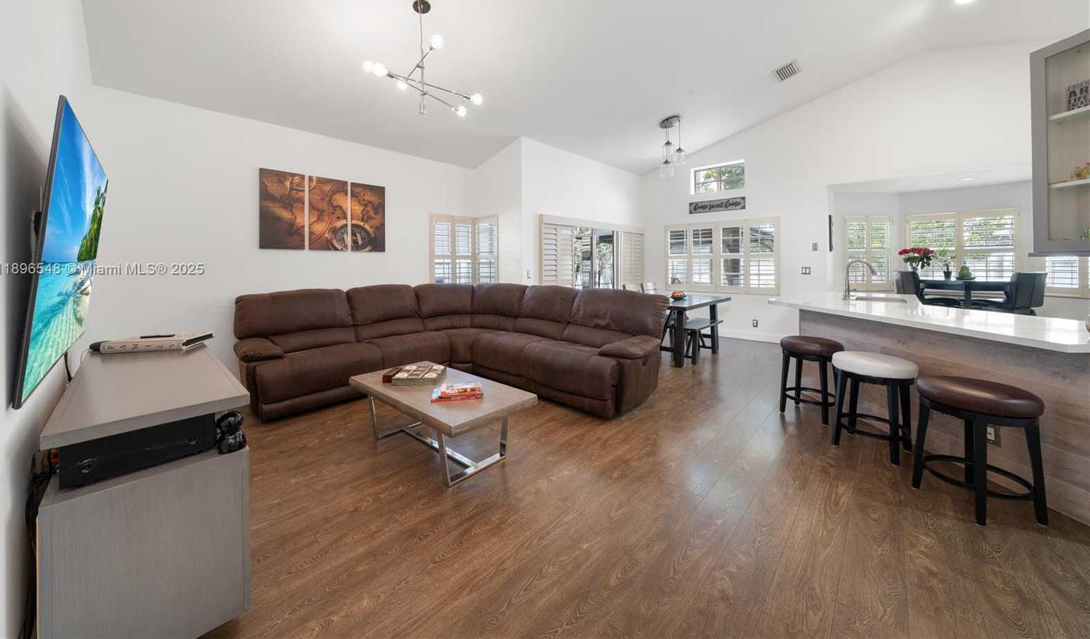 Small Image of 366 BEDFORD AVE, Weston Number 5