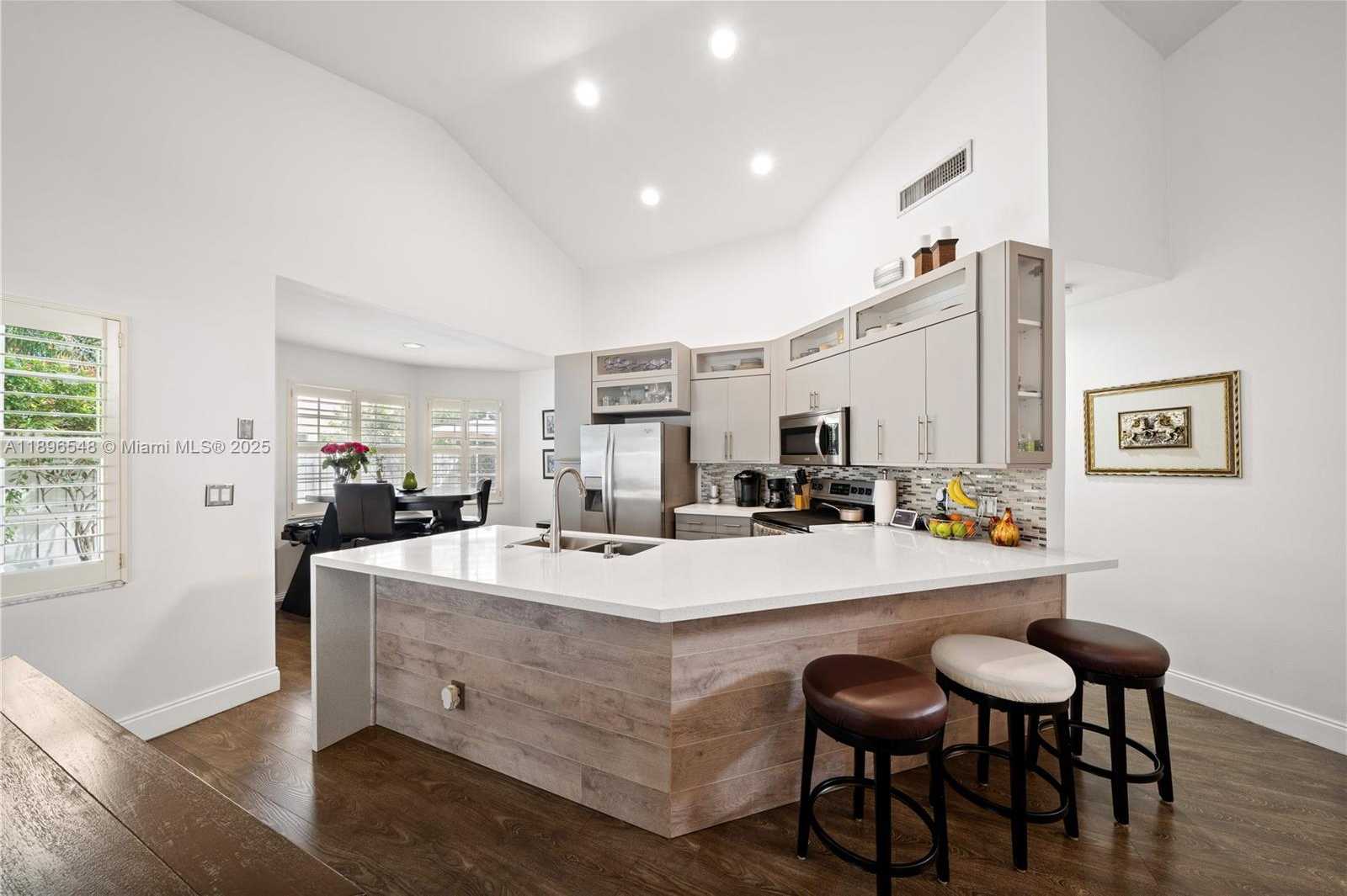 Small Image of 366 BEDFORD AVE, Weston Number 8