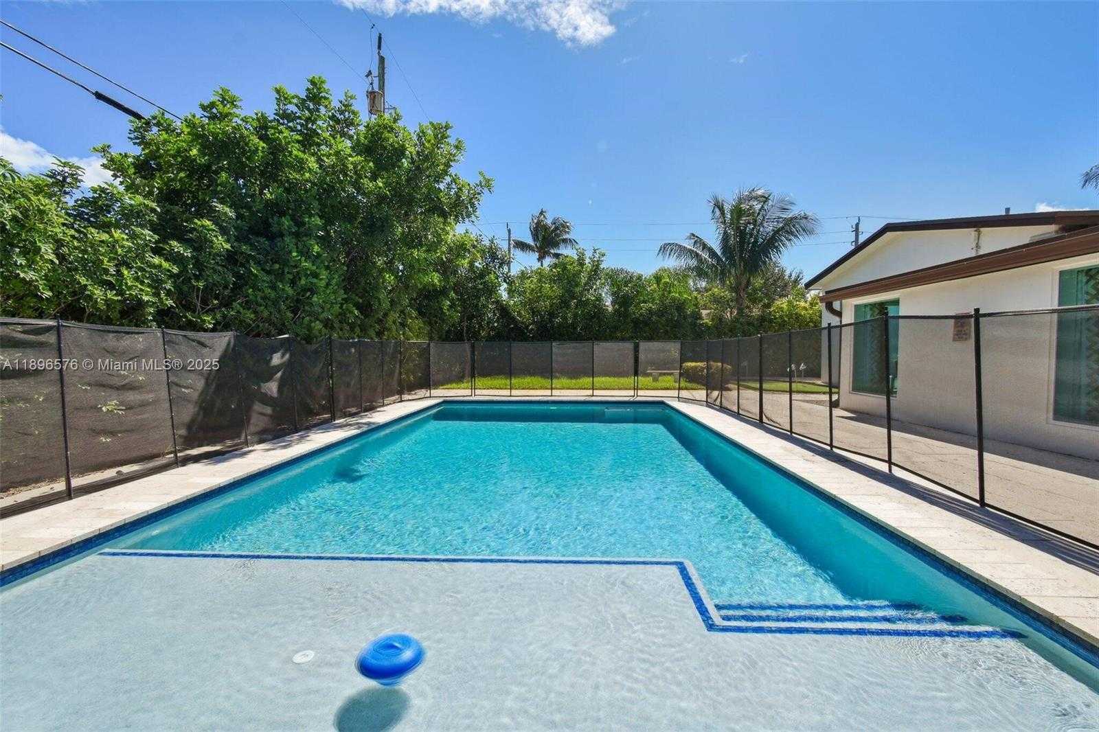 Small Image of 942 SOUTH EAST 13TH AVE, Deerfield Beach Number 11