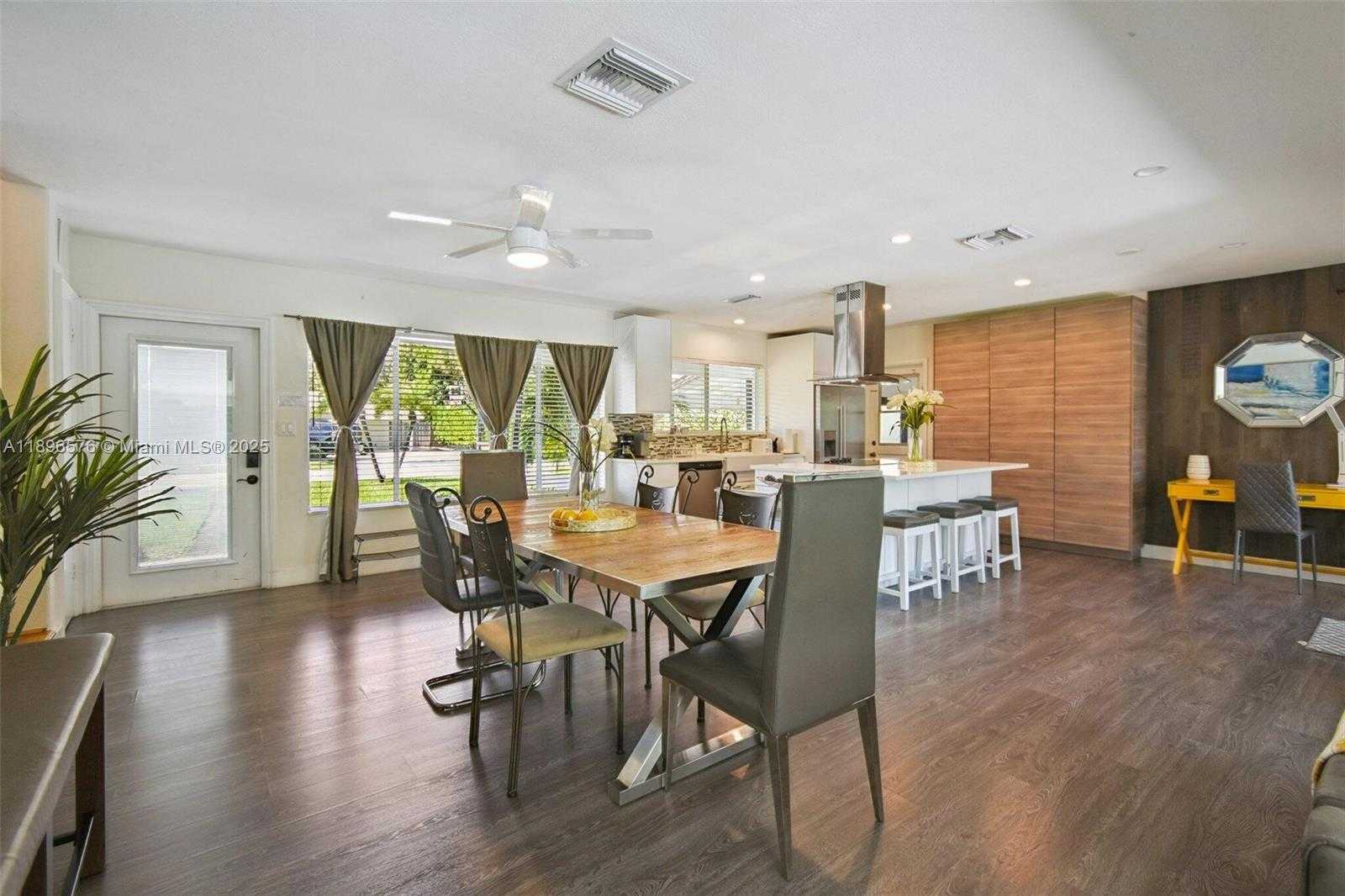 Small Image of 942 SOUTH EAST 13TH AVE, Deerfield Beach Number 14