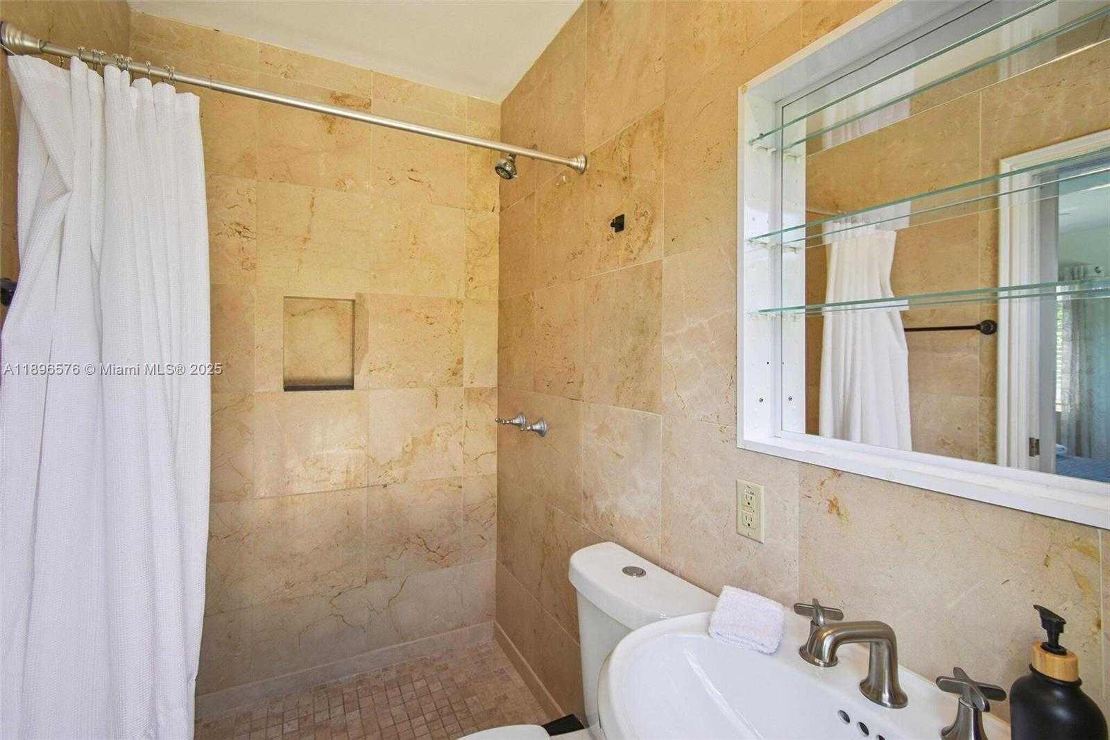 Small Image of 942 SOUTH EAST 13TH AVE, Deerfield Beach Number 20