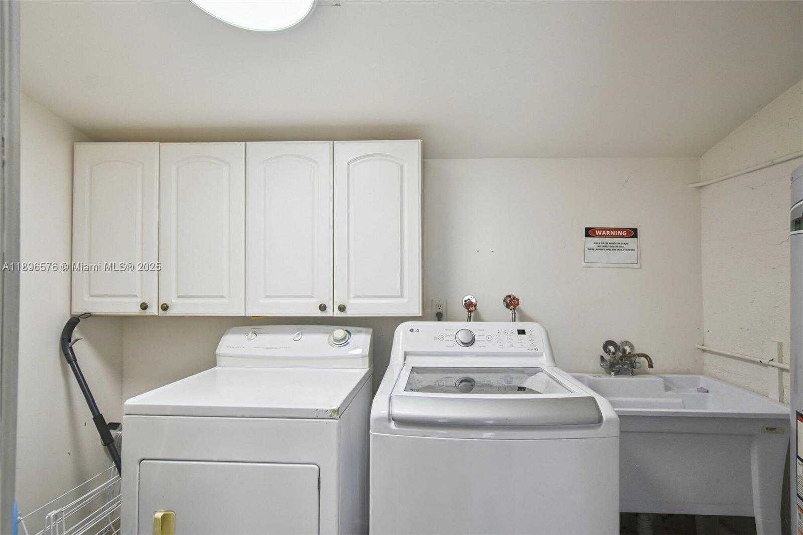 Small Image of 942 SOUTH EAST 13TH AVE, Deerfield Beach Number 25