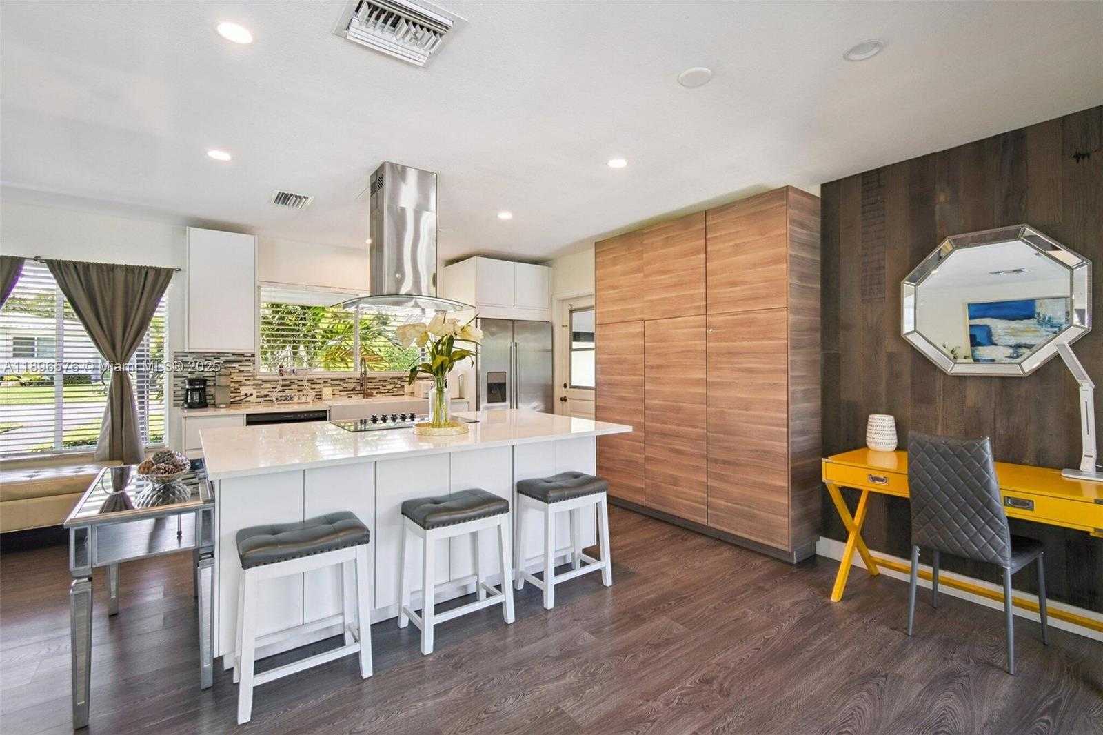Small Image of 942 SOUTH EAST 13TH AVE, Deerfield Beach Number 4