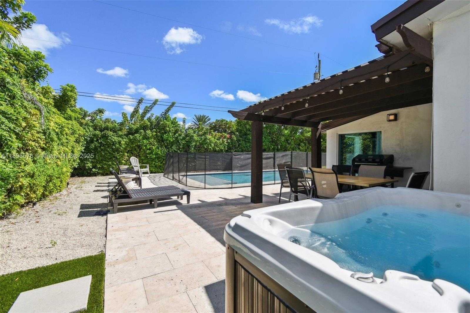 Small Image of 942 SOUTH EAST 13TH AVE, Deerfield Beach Number 6