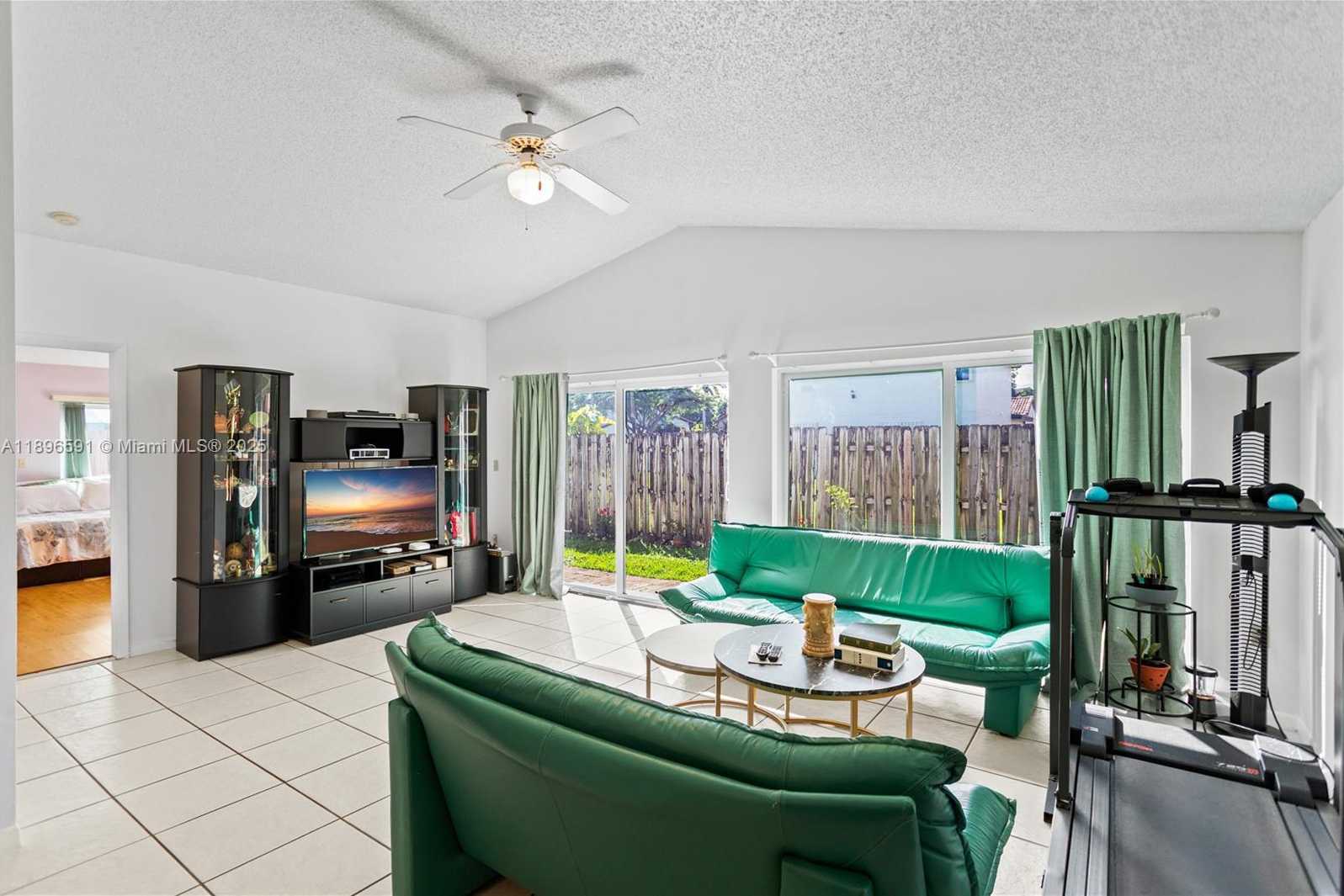 Small Image of 6090 NORTH WEST 179TH TER, Hialeah Number 13