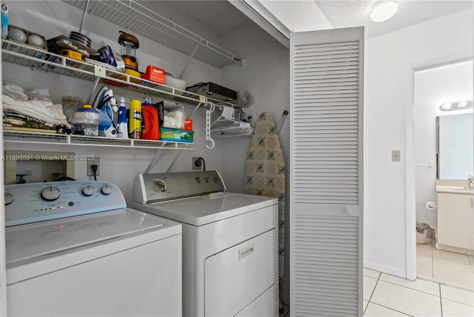 Small Image of 6090 NORTH WEST 179TH TER, Hialeah Number 22