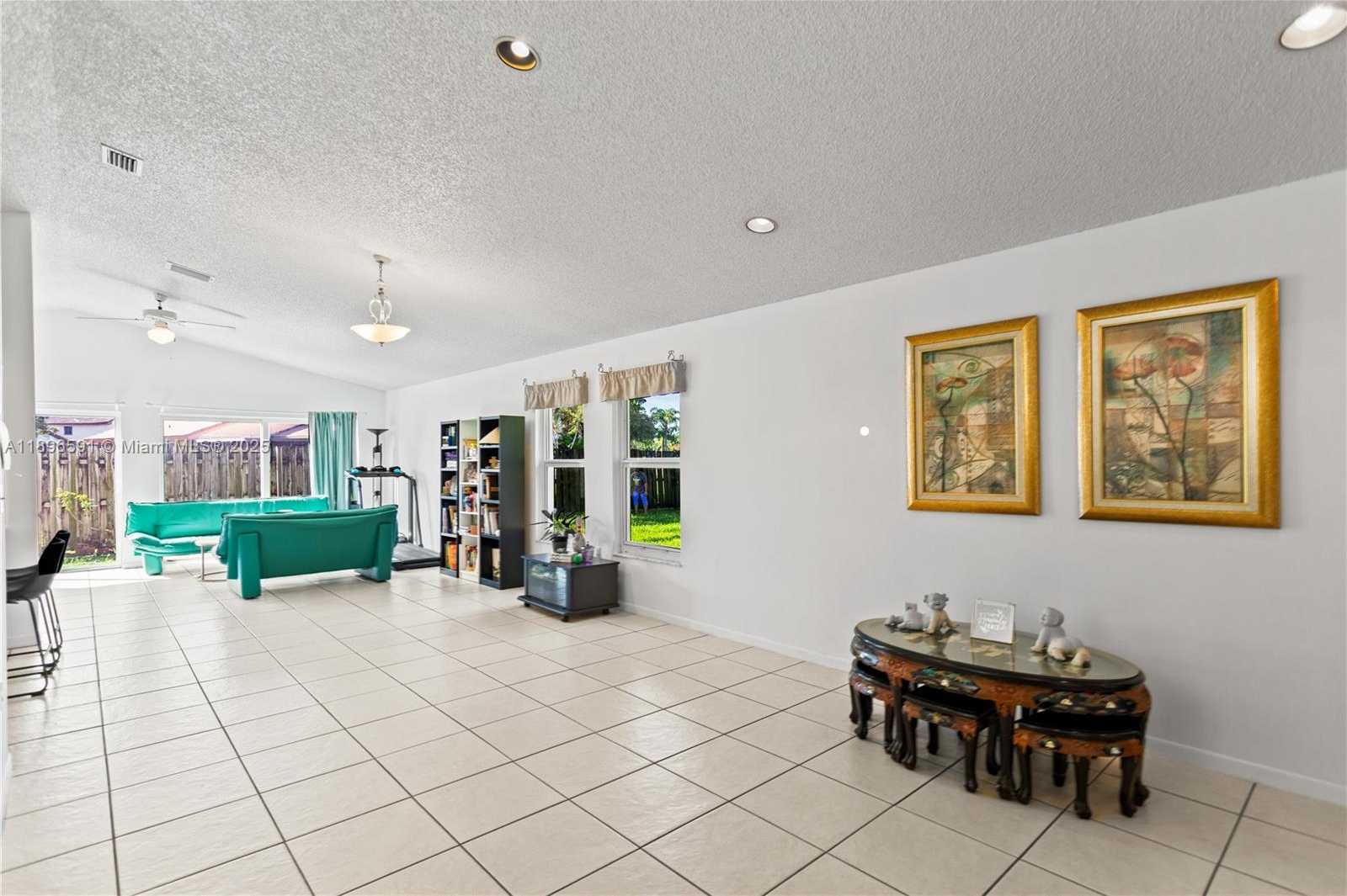 Small Image of 6090 NORTH WEST 179TH TER, Hialeah Number 5