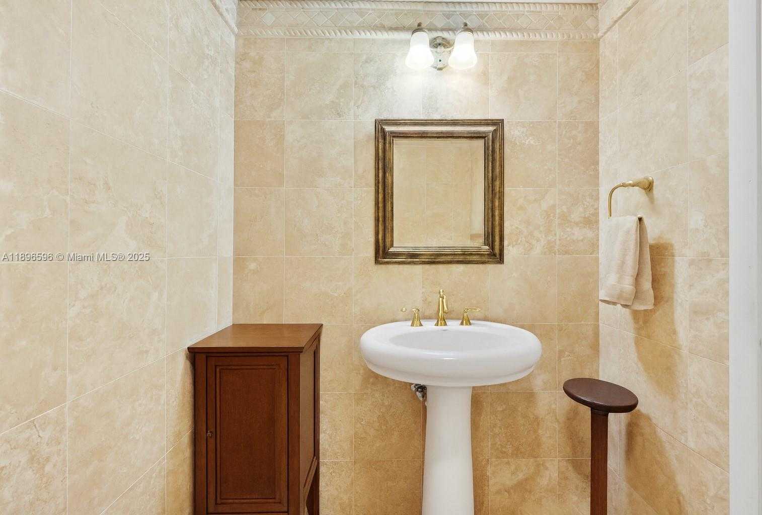 Small Image of 15000 OLD CUTLER RD, Palmetto Bay Number 13