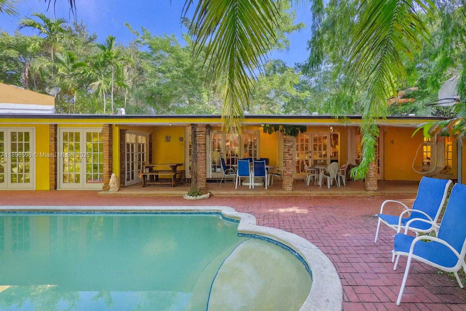 Small Image of 15000 OLD CUTLER RD, Palmetto Bay Number 16