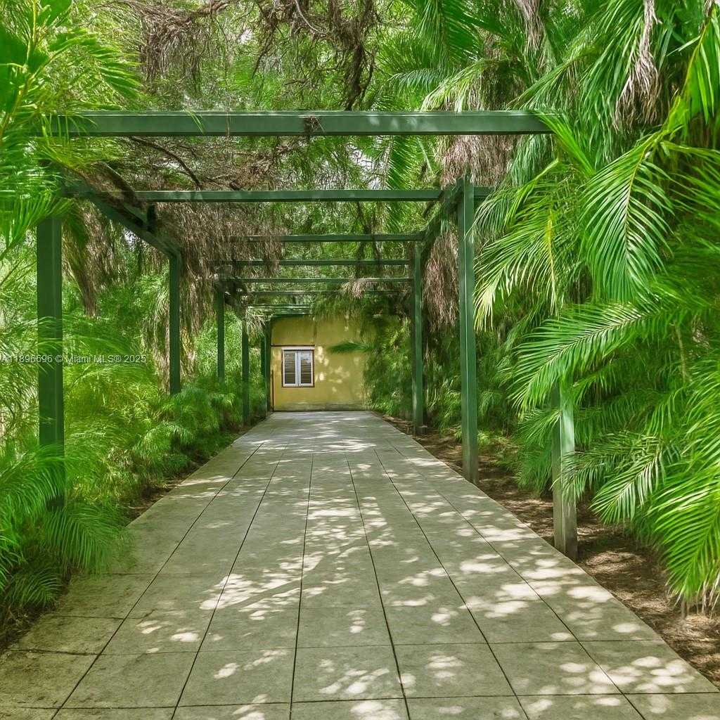 Small Image of 15000 OLD CUTLER RD, Palmetto Bay Number 18