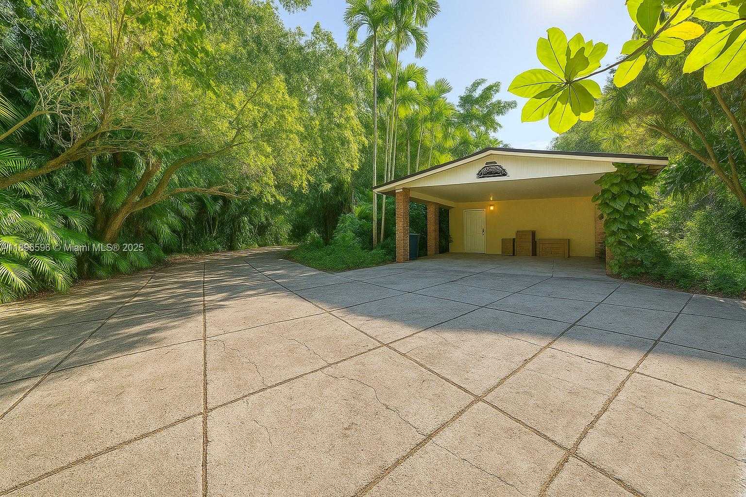 Small Image of 15000 OLD CUTLER RD, Palmetto Bay Number 2