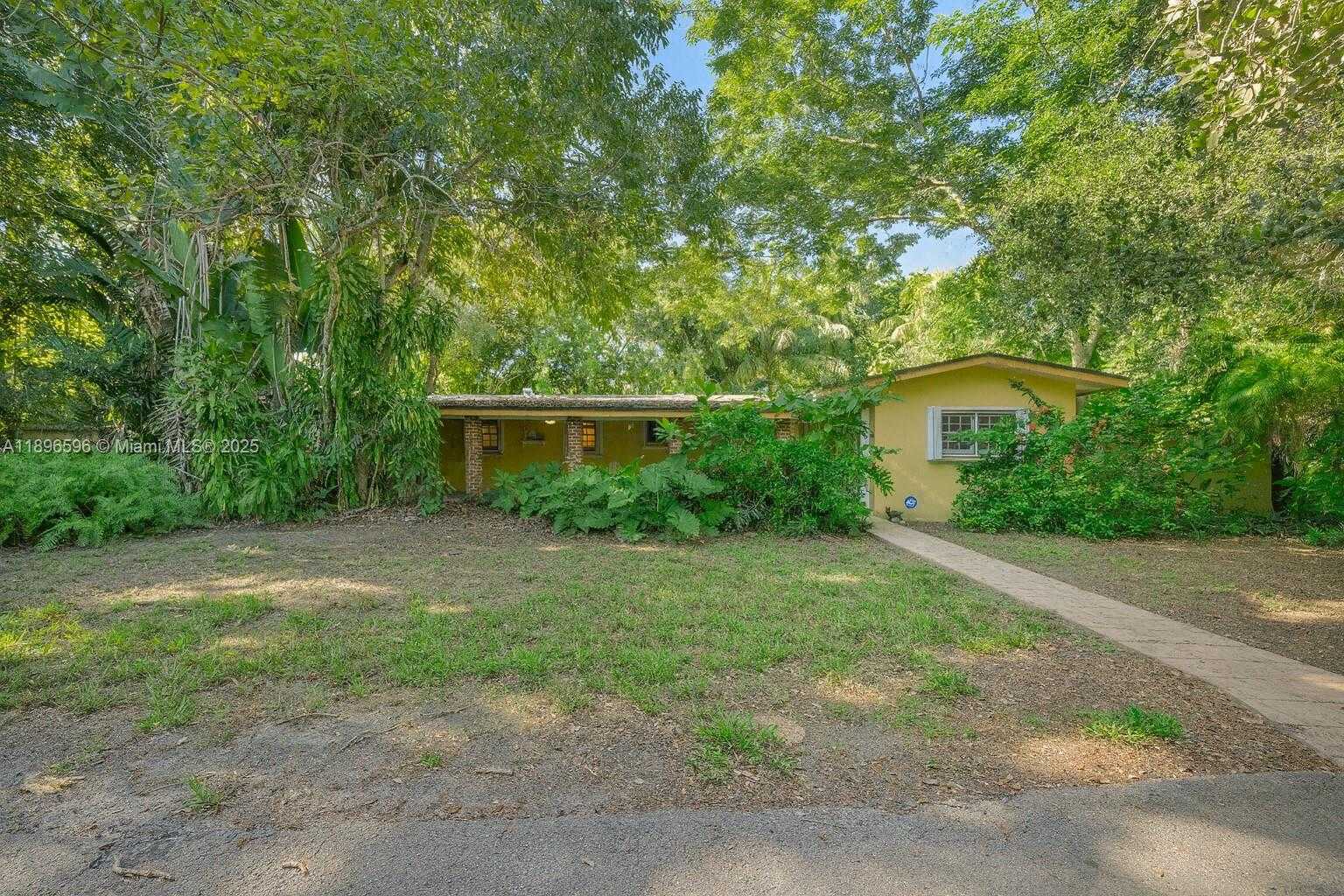 Small Image of 15000 OLD CUTLER RD, Palmetto Bay Number 3