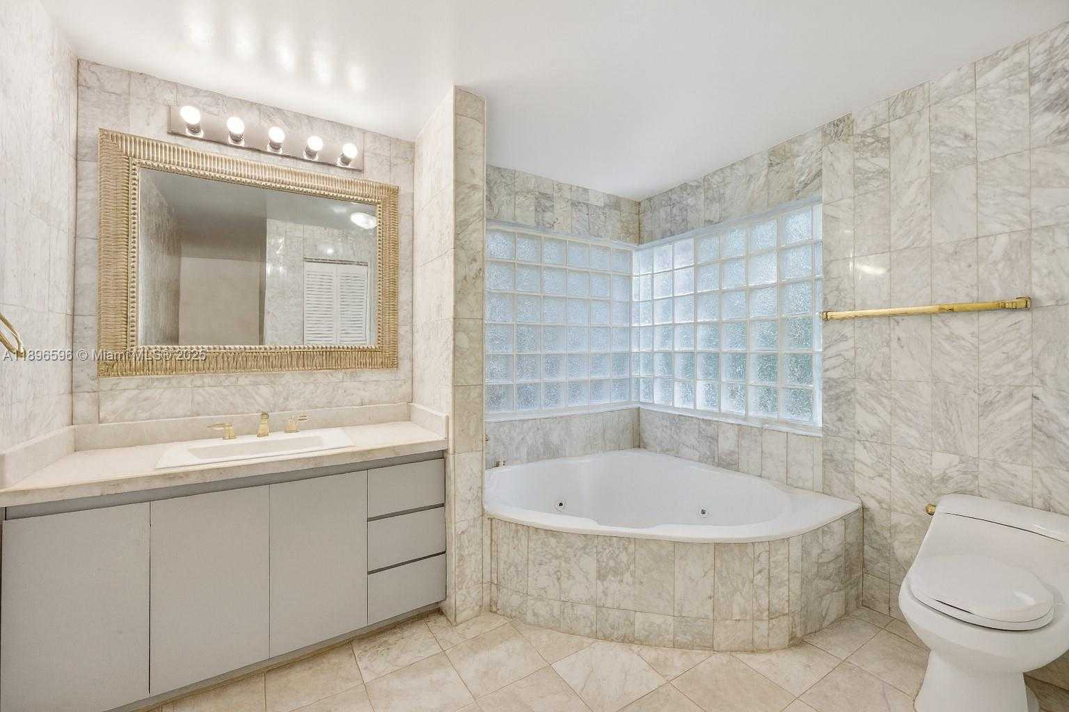 Small Image of 15000 OLD CUTLER RD, Palmetto Bay Number 9