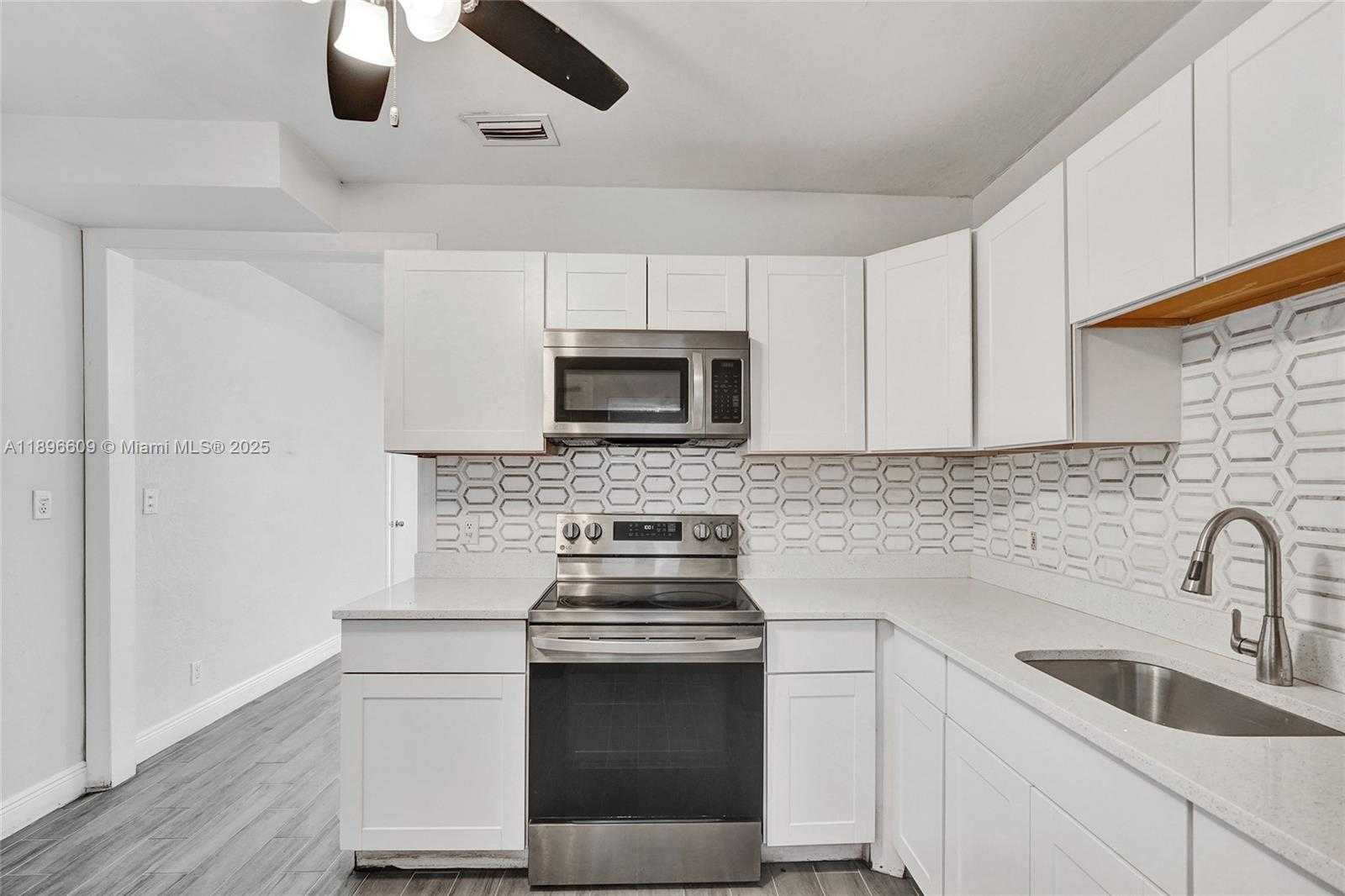 Small Image of 119 SOUTH WEST 22ND AVE, Fort Lauderdale Number 13