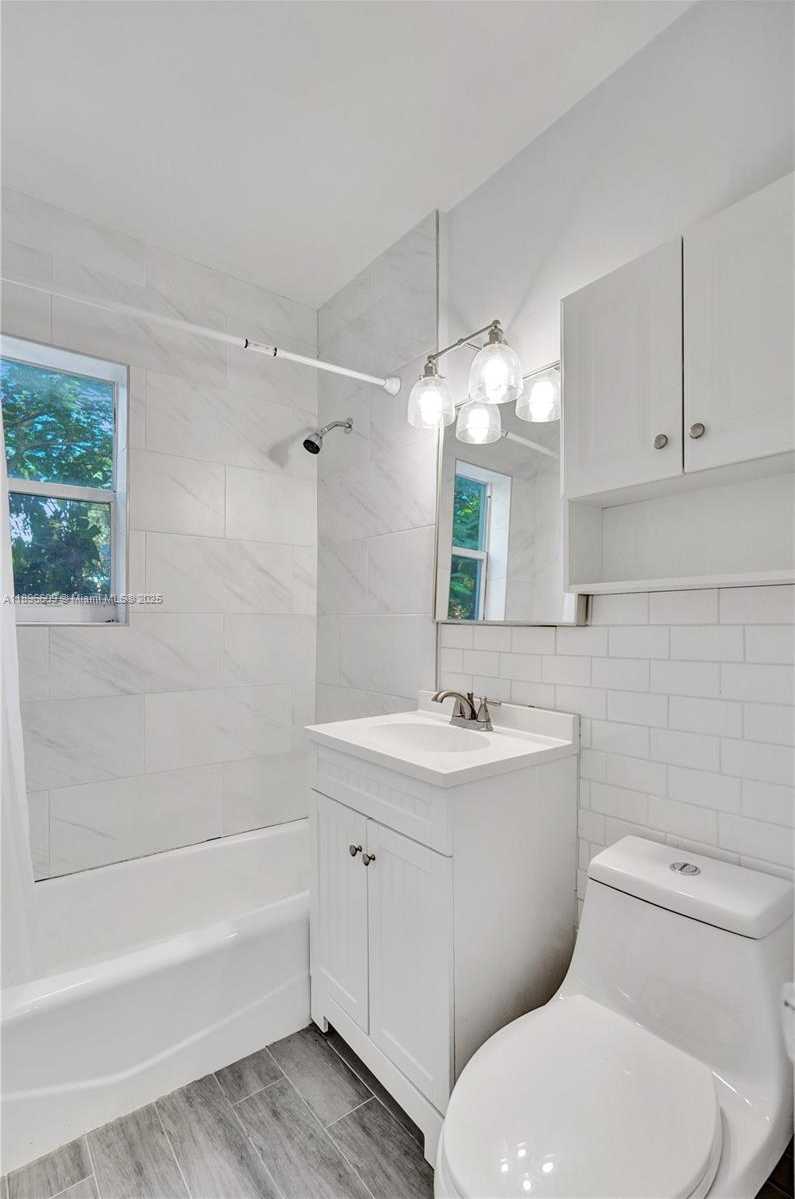 Small Image of 119 SOUTH WEST 22ND AVE, Fort Lauderdale Number 28