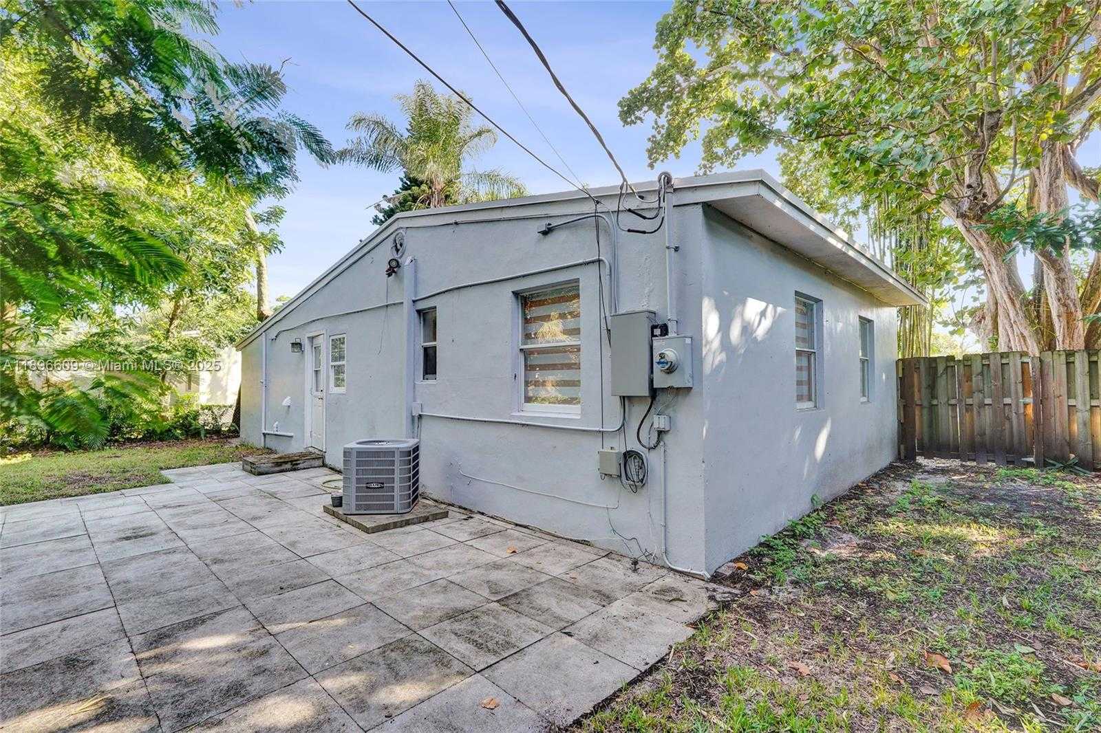 Small Image of 119 SOUTH WEST 22ND AVE, Fort Lauderdale Number 32