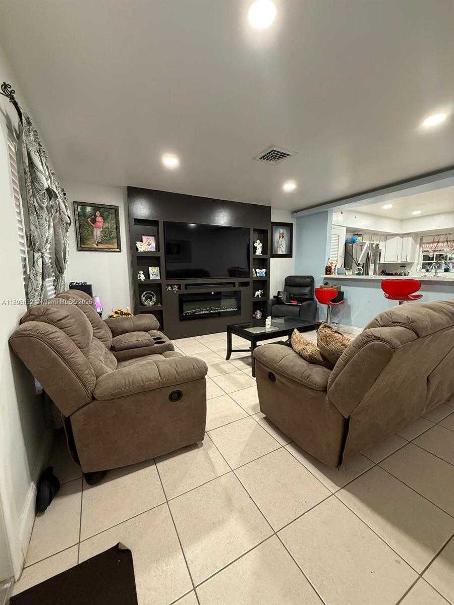 Small Image of 6922 SOUTH WEST 18TH CT, North Lauderdale Number 13