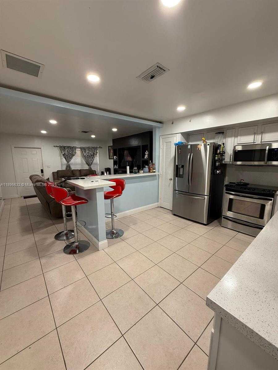 Small Image of 6922 SOUTH WEST 18TH CT, North Lauderdale Number 16