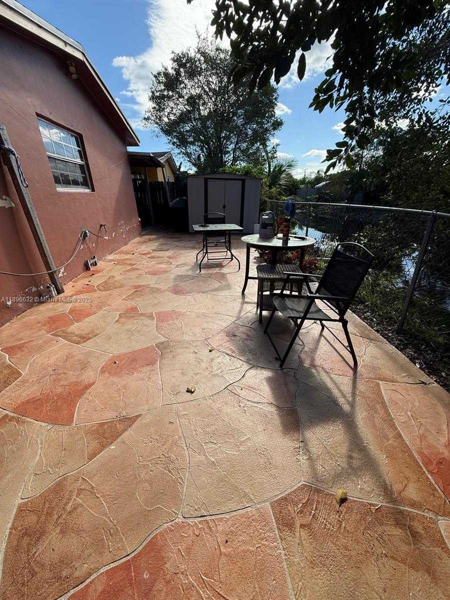 Small Image of 6922 SOUTH WEST 18TH CT, North Lauderdale Number 2