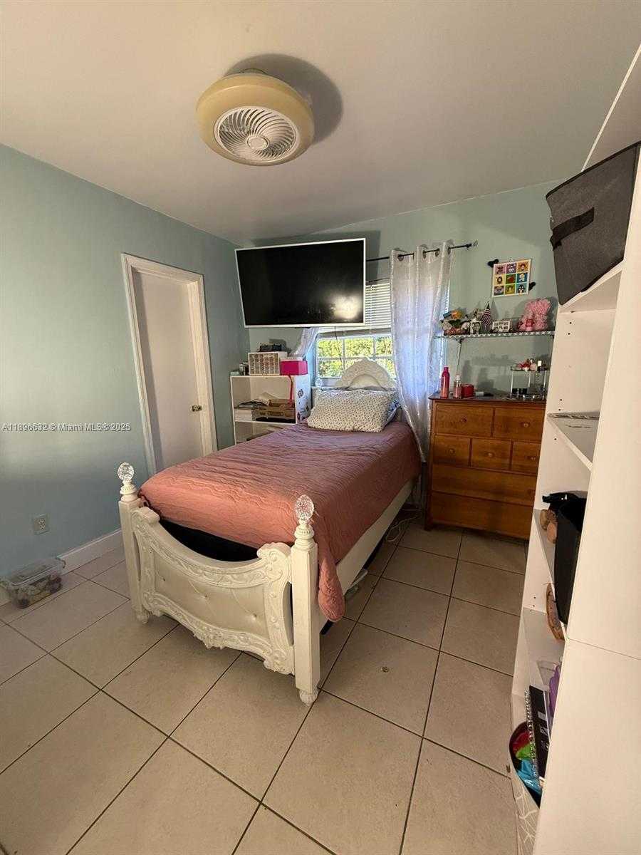 Small Image of 6922 SOUTH WEST 18TH CT, North Lauderdale Number 23