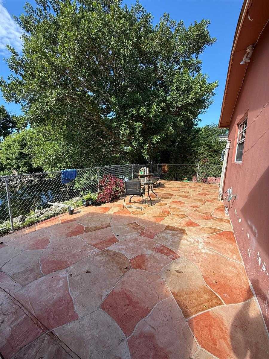 Small Image of 6922 SOUTH WEST 18TH CT, North Lauderdale Number 4