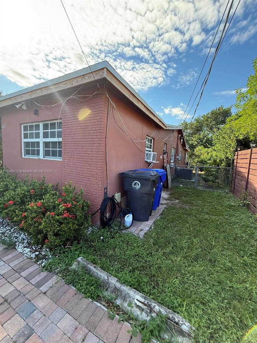 Small Image of 6922 SOUTH WEST 18TH CT, North Lauderdale Number 8
