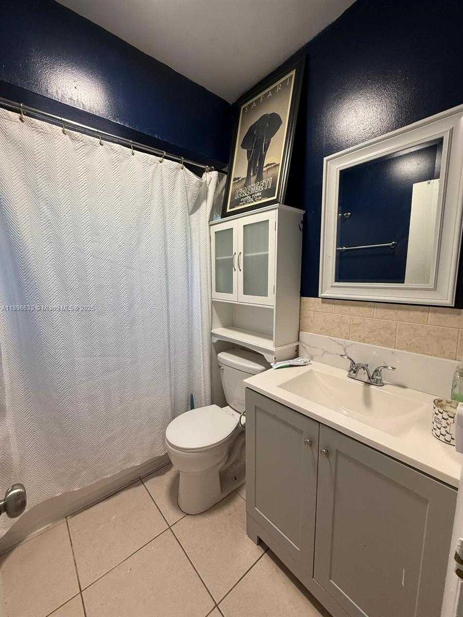 Small Image of 6922 SOUTH WEST 18TH CT, North Lauderdale Number 9