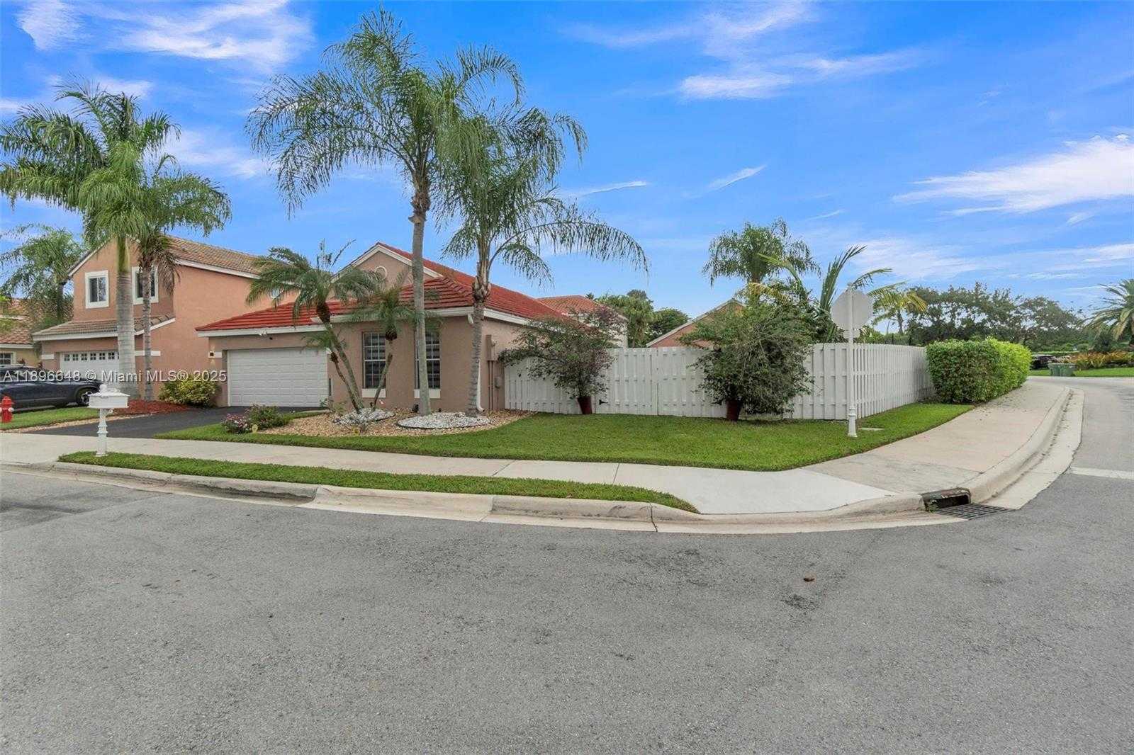 Small Image of 362 BRIDGETON RD, Weston Number 4
