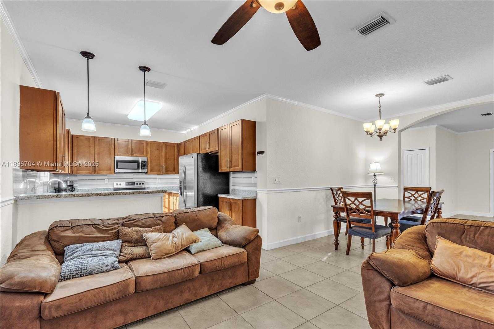 Small Image of 27109 SOUTH WEST 133RD CT, Homestead Number 21