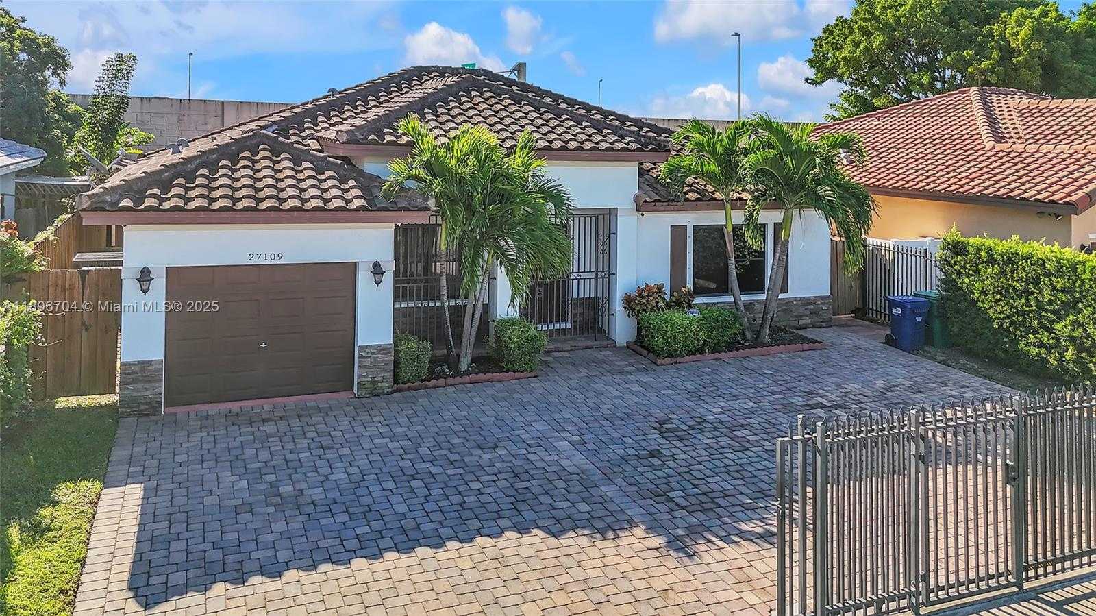 Small Image of 27109 SOUTH WEST 133RD CT, Homestead Number 3