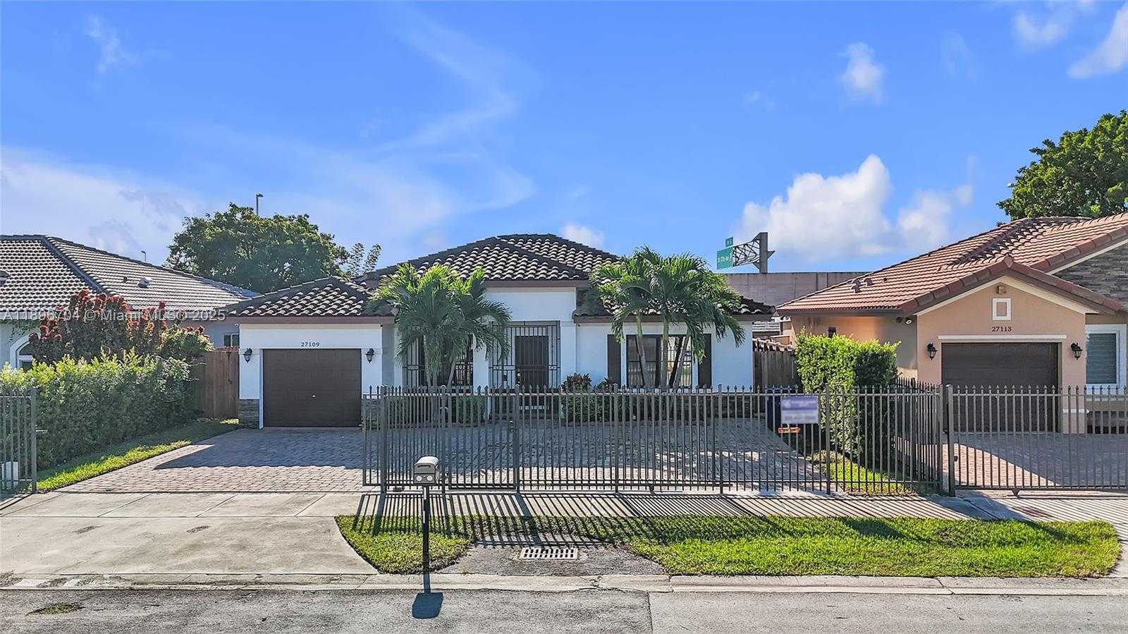 Small Image of 27109 SOUTH WEST 133RD CT, Homestead Number 4