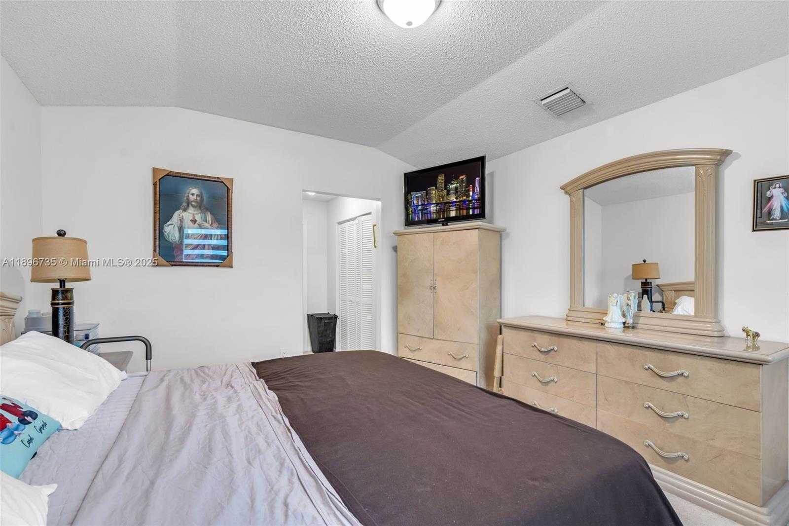 Small Image of 18536 NORTH WEST 56TH PL, Miami Gardens Number 19