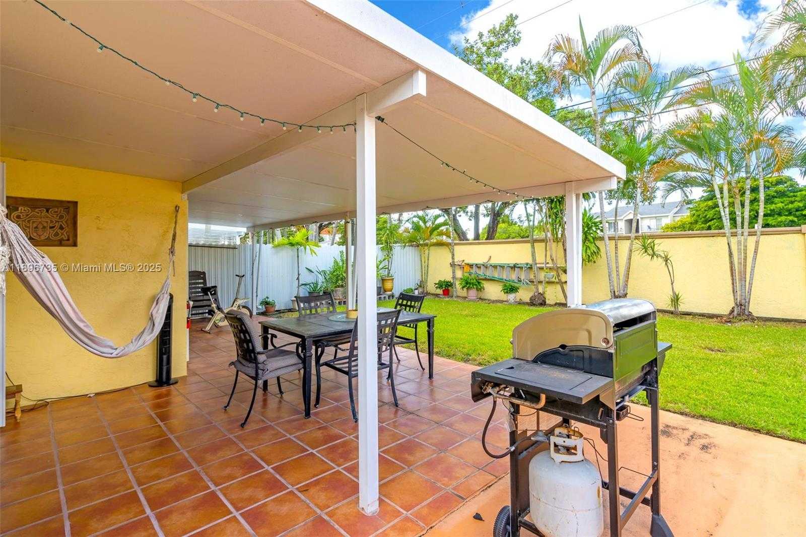 Small Image of 18536 NORTH WEST 56TH PL, Miami Gardens Number 24