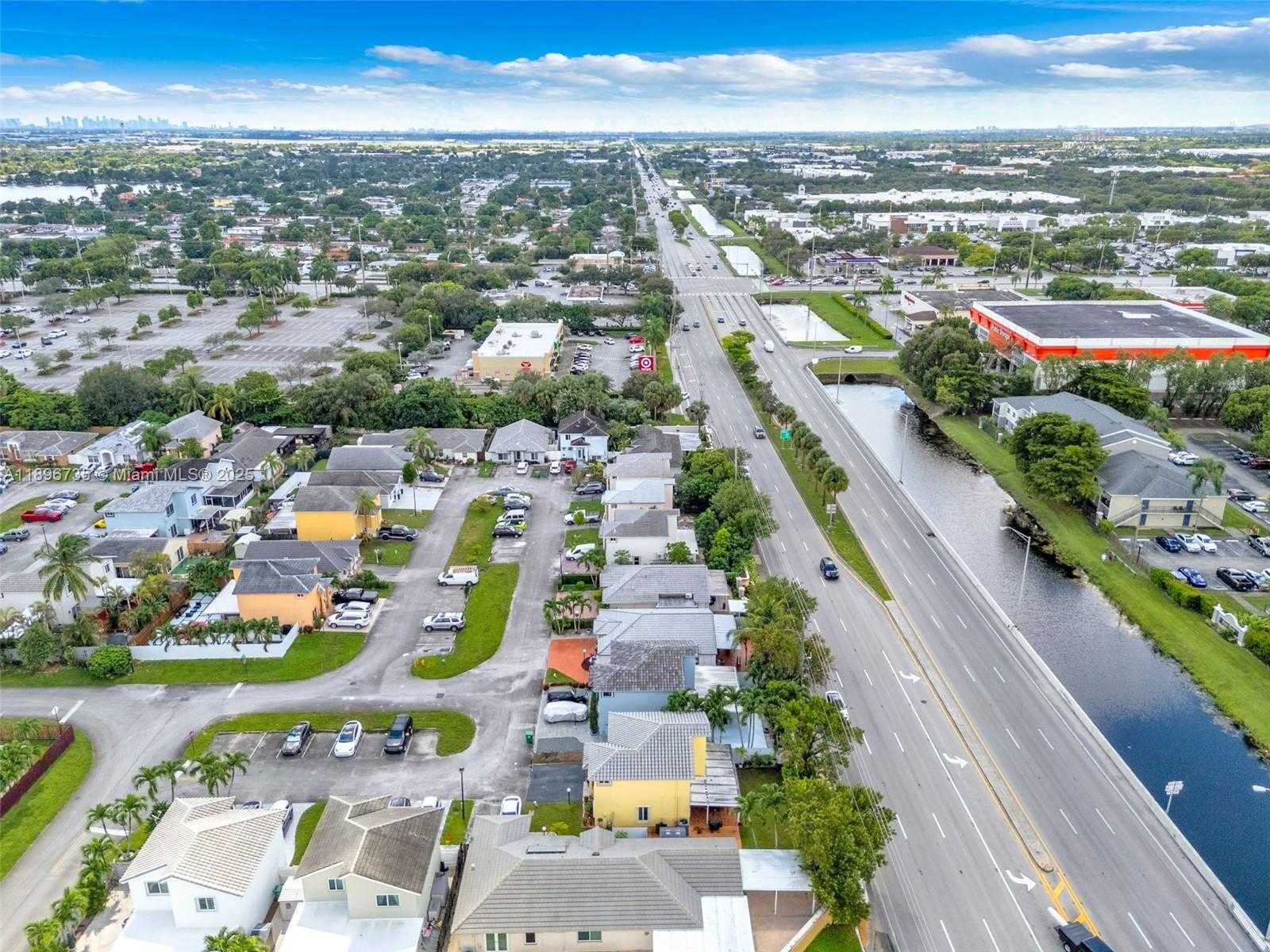 Small Image of 18536 NORTH WEST 56TH PL, Miami Gardens Number 28